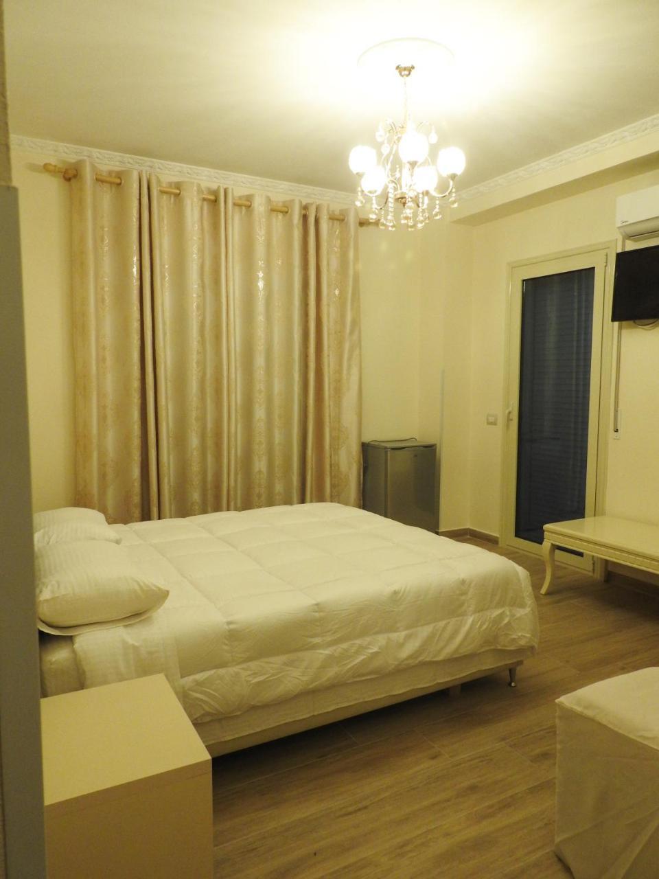 Hotel 3 Vellezerit Durrës Exteriér fotografie